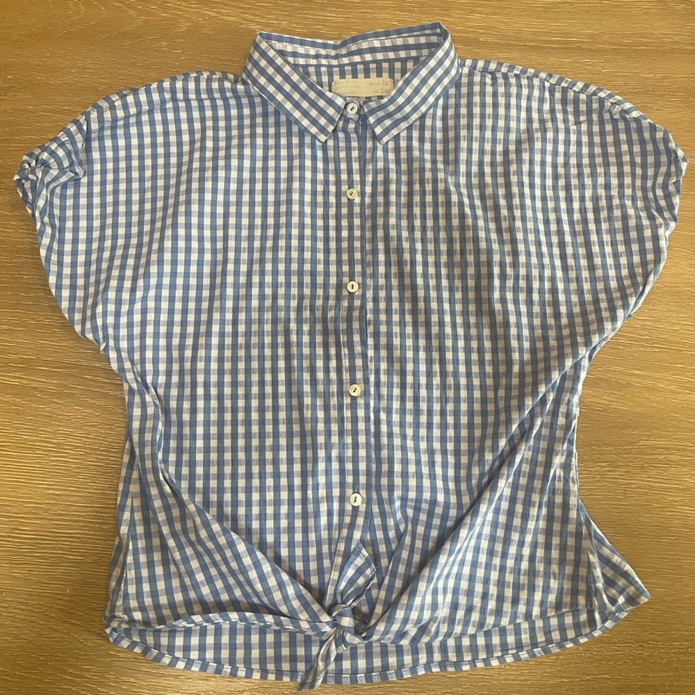 ZARA Girls Blue Gingham Button-Up Blouse! 🪩♻️